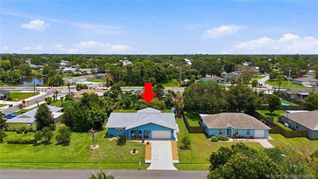 Homes For Sale - 1007 SE Euclid Lane<br/> Fort Pierce, FL 34983