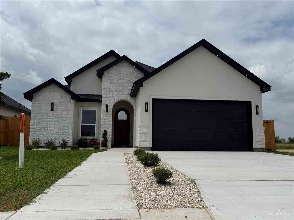 Homes For Sale - 4200 Carol Lane<br/> Edinburg, TX 78541