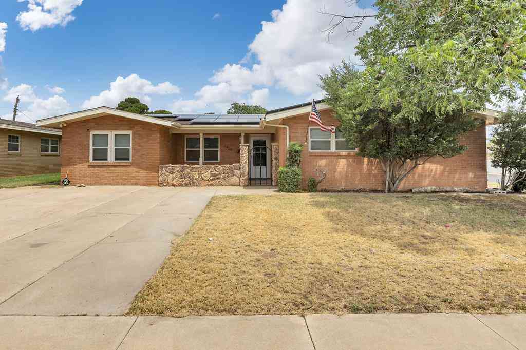 Homes For Sale - 2425 E 21st St<br/> Odessa, TX 79761