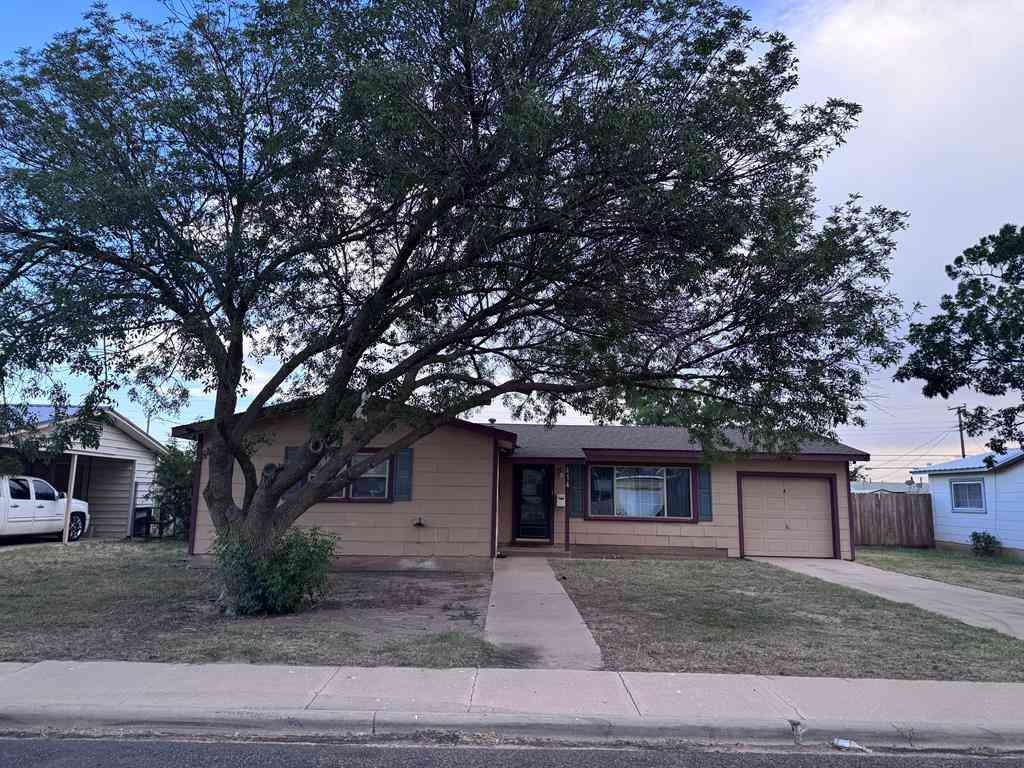 Homes For Sale - 414 E 56th St<br/> Odessa, TX 79762