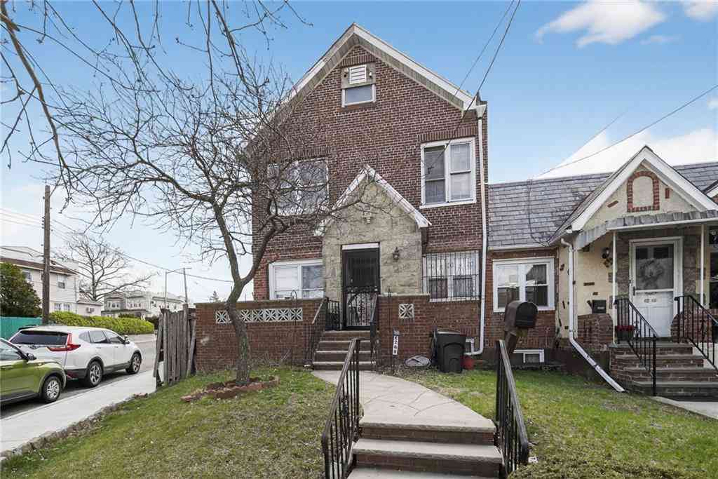 Multifamily For Sale - 62-68 60th Avenue<br/> Queens, NY 11378
