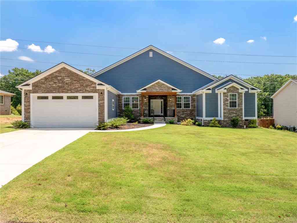 Homes For Sale - 303 Regency Circle<br/> Anderson, SC 29625