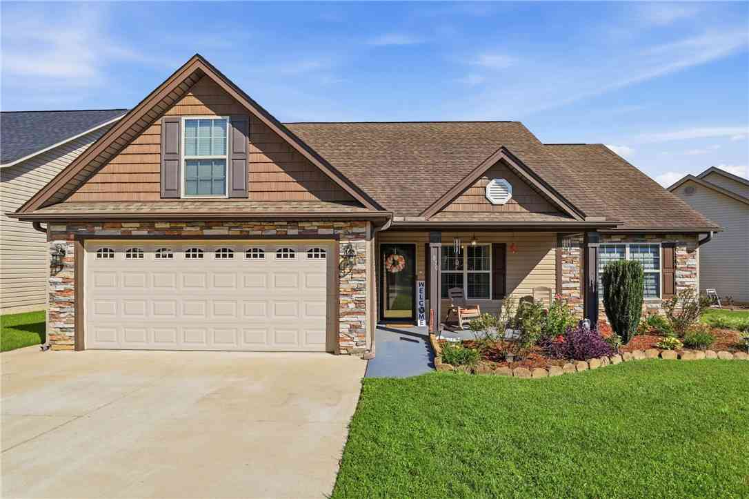 Homes For Sale - 870 Vandenburg Street<br/> Boiling Springs, SC 29316