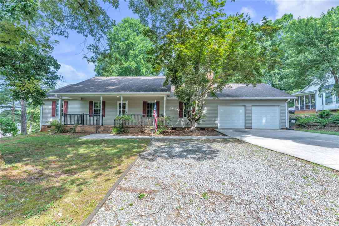 Homes For Sale - 109 Georges Knoll<br/> Easley, SC 29640
