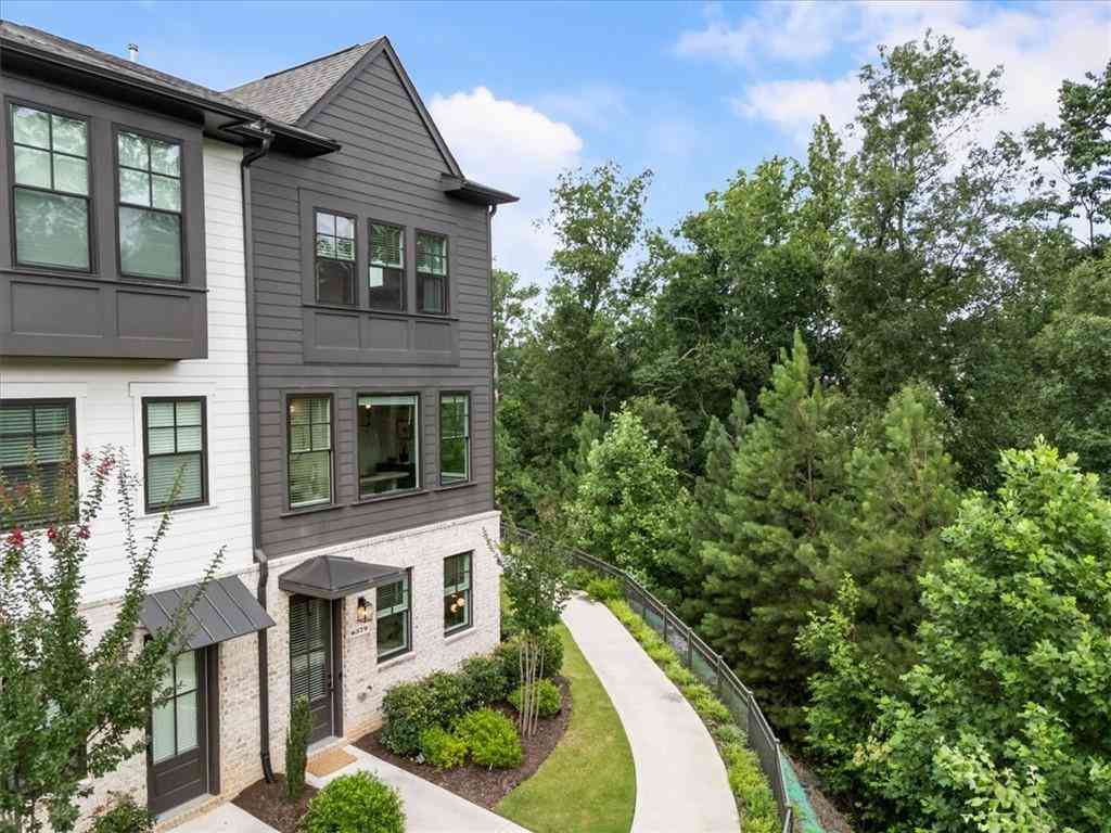 Townhouse For Sale - 6579 Beacon Drive #327<br/> Atlanta, GA 30328