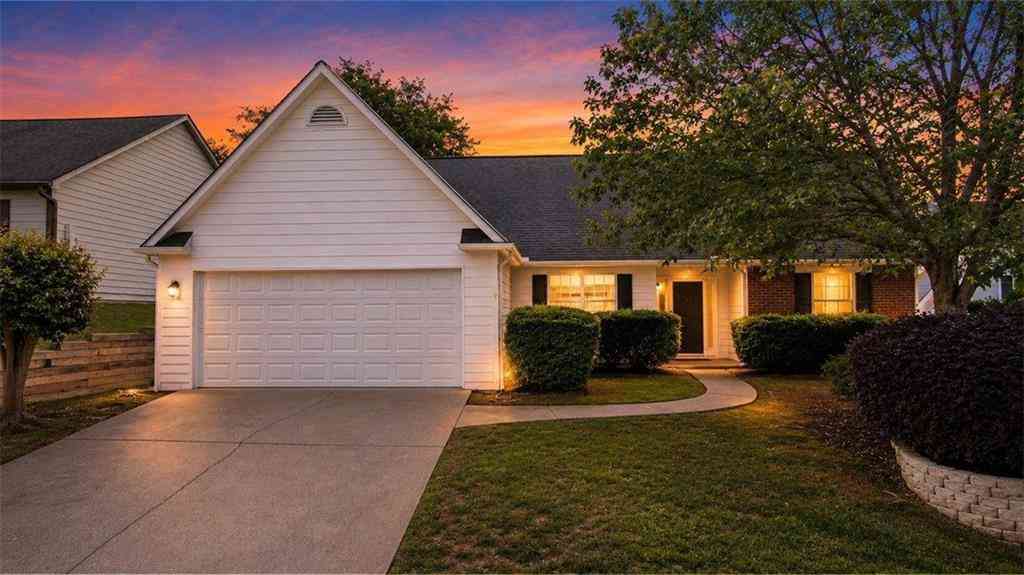 Homes For Sale - 3335 Ennfield Lane<br/> Duluth, GA 30096