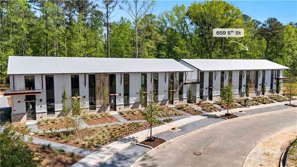 Townhouse For Sale - 659 5th Street<br/> Fayetteville, GA 30214