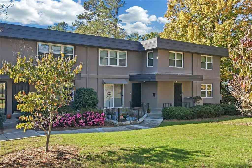 Condo For Sale - 276 Lakemoore Drive #E<br/> Atlanta, GA 30342