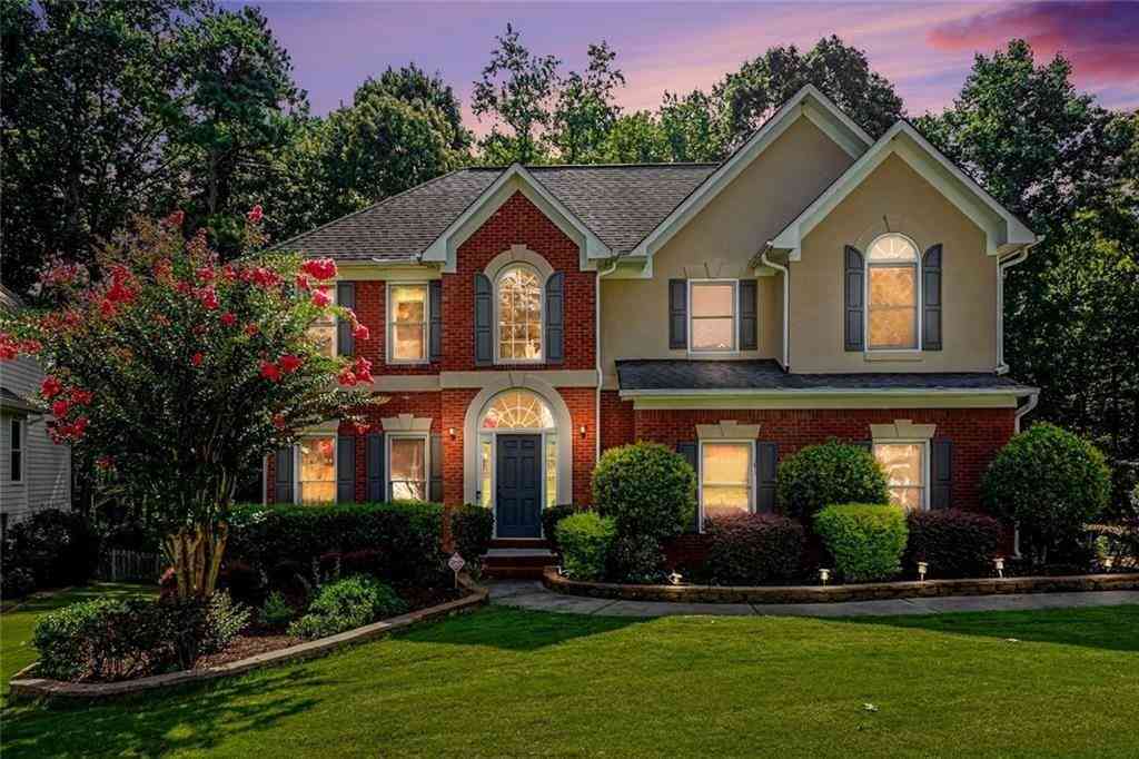 Homes For Sale - 2155 Blackhawk Trail<br/> Lawrenceville, GA 30043