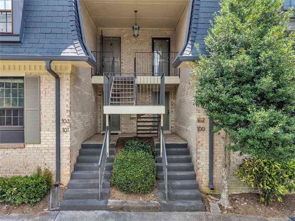 Condo For Sale - 100 NW La-rue Place<br/> Atlanta, GA 30327