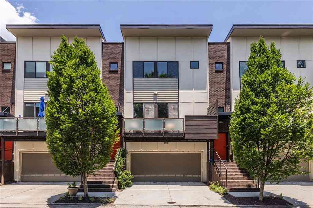 Townhouse For Sale - 1318 Axis Circle<br/> Atlanta, GA 30307