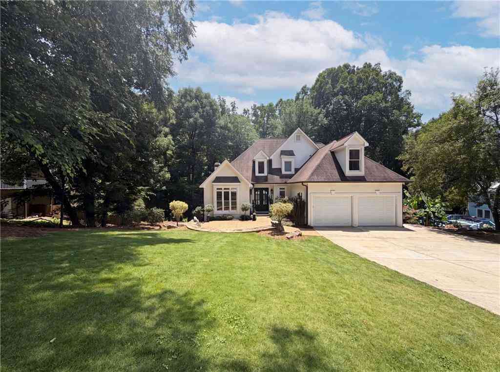 Homes For Sale - 2299 Camden Drive<br/> Marietta, GA 30064