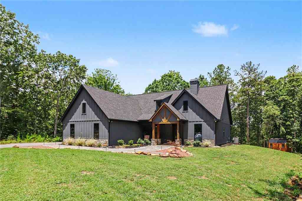 Homes For Sale - 5549 Tyree Road<br/> Winston, GA 30187