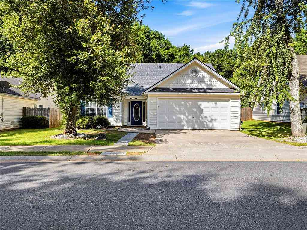 Homes For Sale - 821 Freedom Walk<br/> Locust Grove, GA 30248