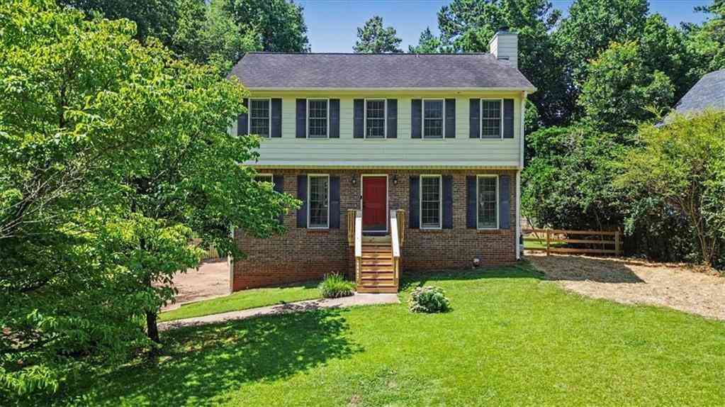 Homes For Sale - 4111 Falcon Shores Court<br/> Acworth, GA 30101
