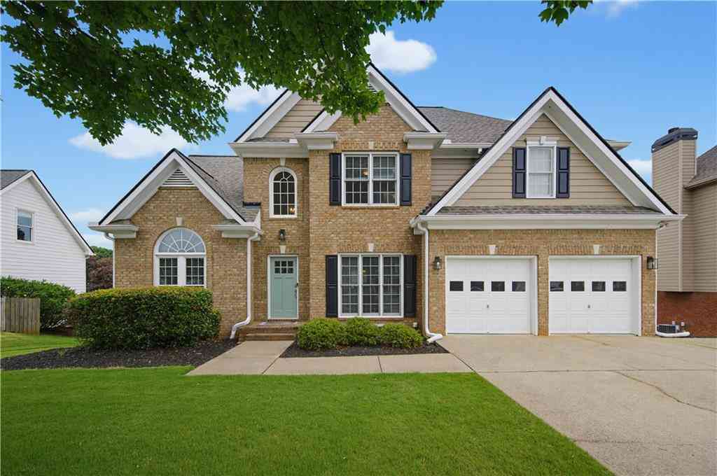 Homes For Sale - 8450 Woodland View Drive<br/> Gainesville, GA 30506
