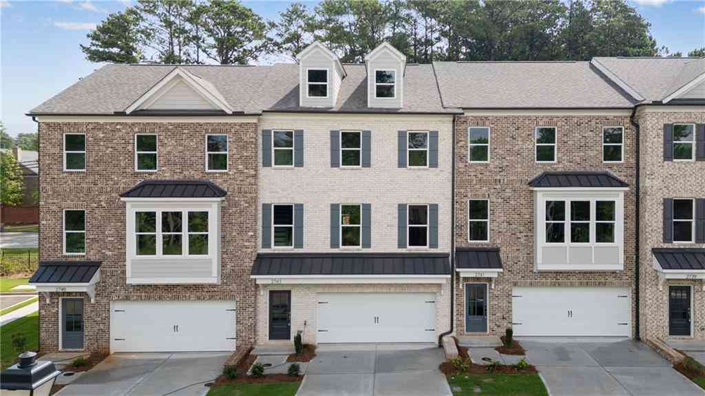 Townhouse For Sale - 2743 Hallwood Lane<br/> Suwanee, GA 30024
