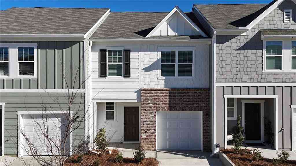 Townhouse For Sale - 1108 Lucienne Boulevard<br/> Auburn, GA 30011