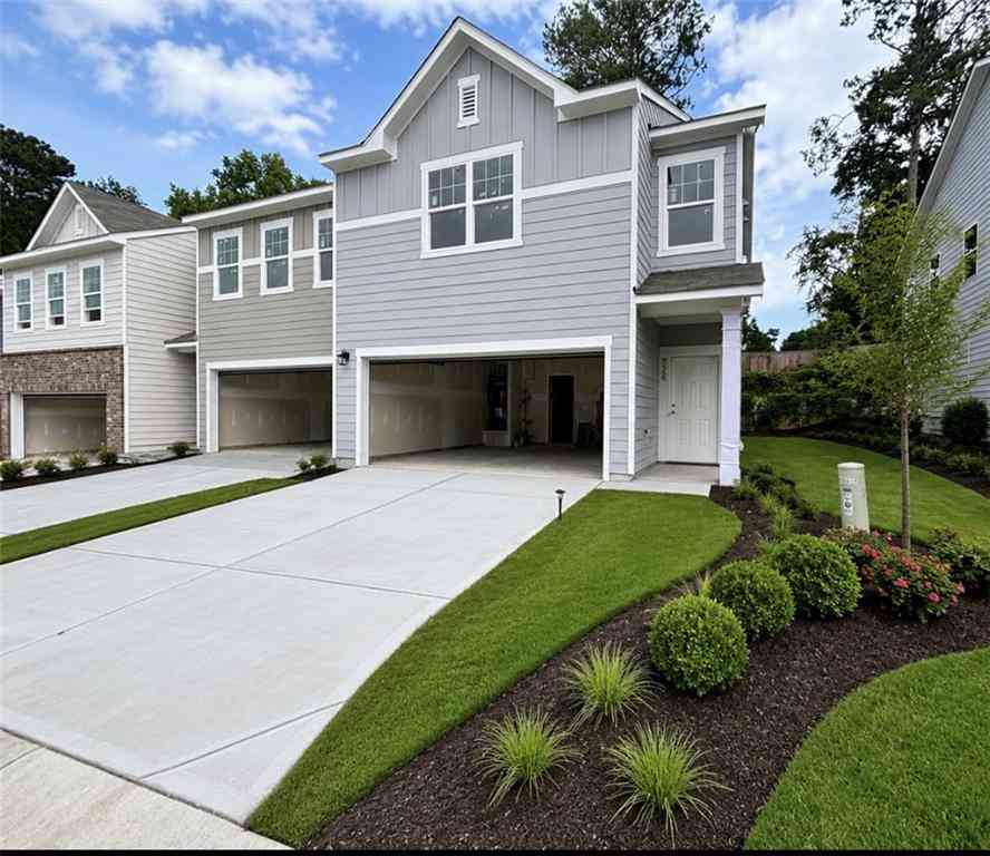 Townhouse For Sale - 3029 Osier Circle<br/> Douglasville, GA 30135