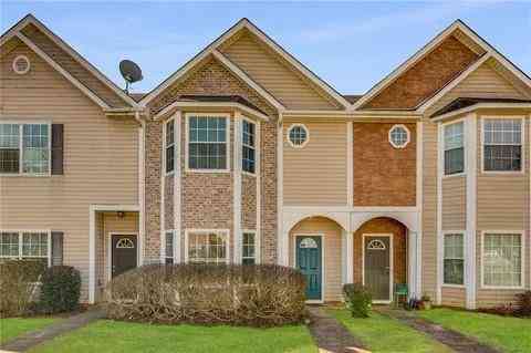 Townhouse For Sale - 762 Commerce Blvd<br/> Riverdale, GA 30296