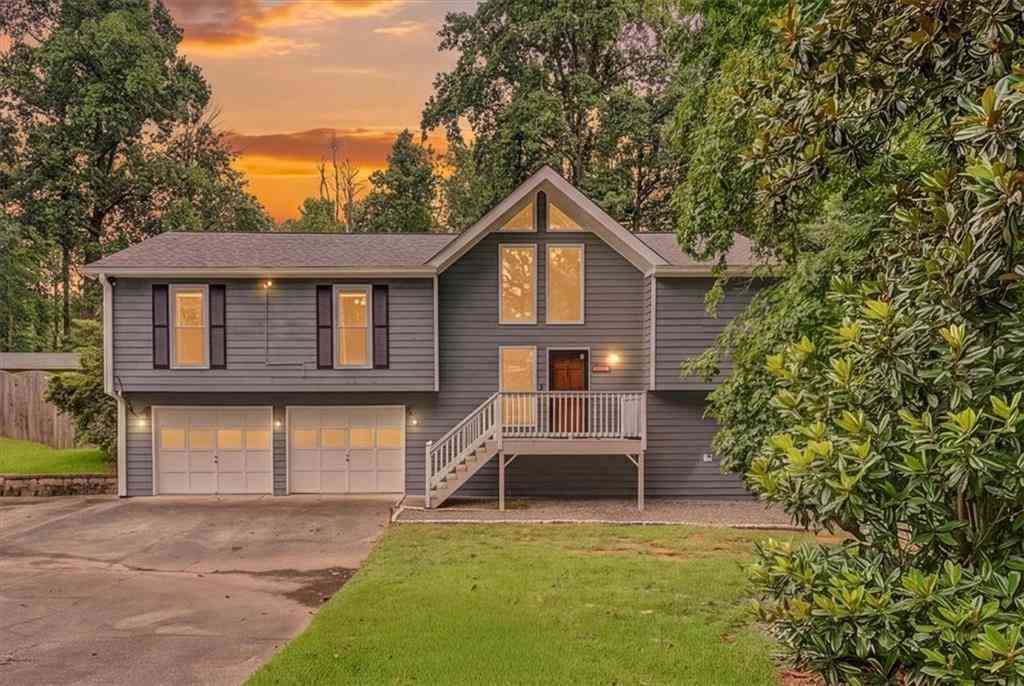 Homes For Sale - 1046 Washington Avenue<br/> Woodstock, GA 30188