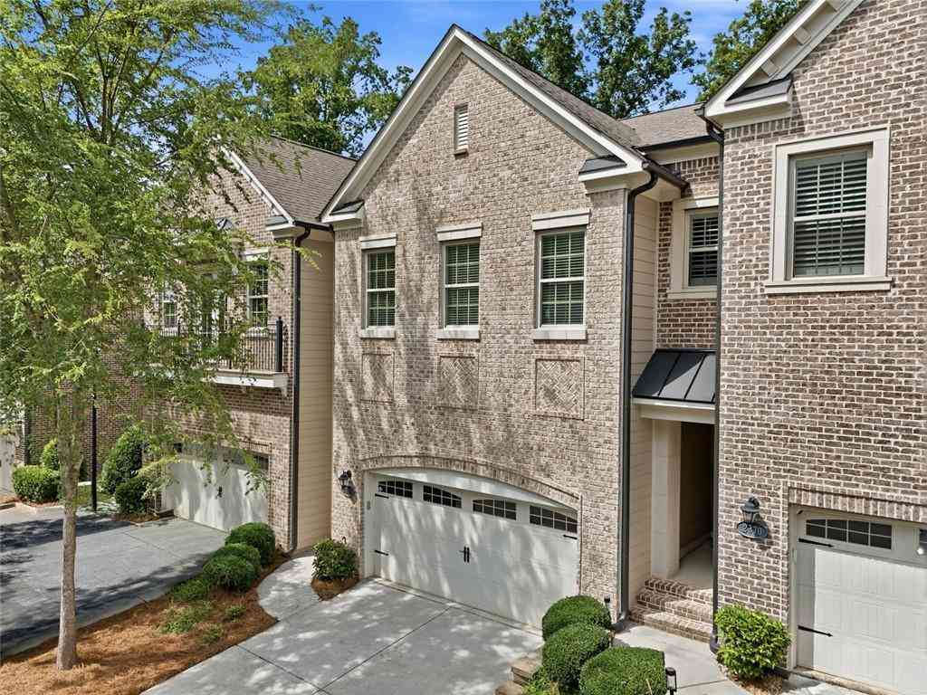Townhouse For Sale - 2366 Willington Shoals Place<br/> Smyrna, GA 30080