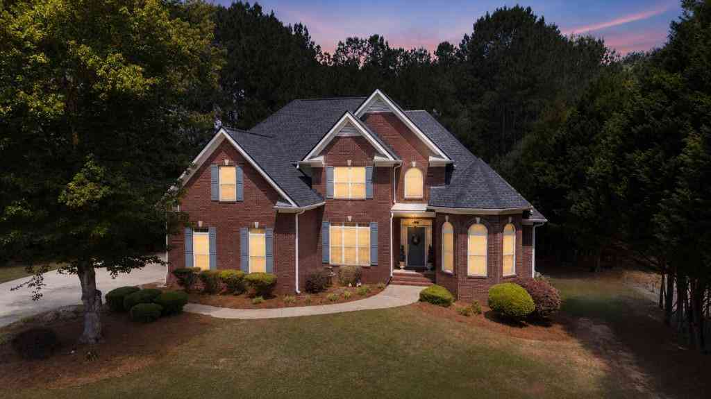 Homes For Sale - 155 Millstone Drive<br/> Fayetteville, GA 30215