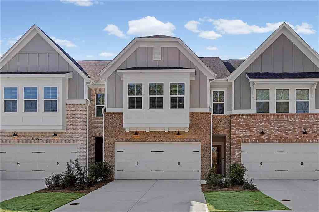 Townhouse For Sale - 5665 Tillman Way<br/> Powder Springs, GA 30127