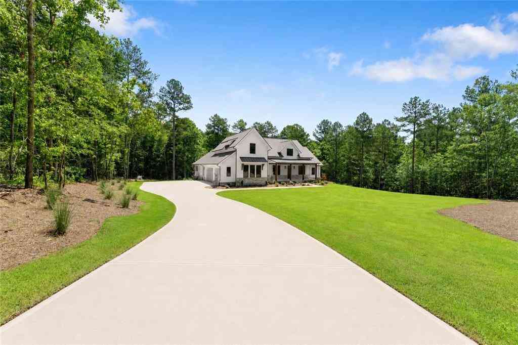 Homes For Sale - 305 Harmony Gates Drive<br/> Commerce, GA 30530