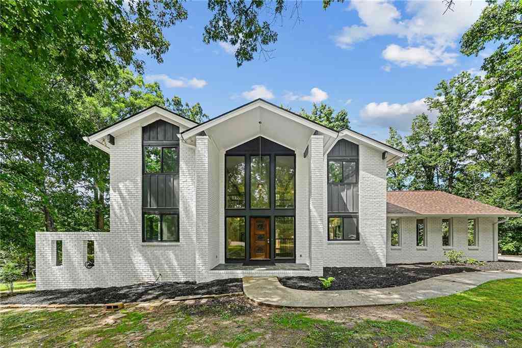 Homes For Sale - 1113 Honeysuckle Drive<br/> Canton, GA 30114