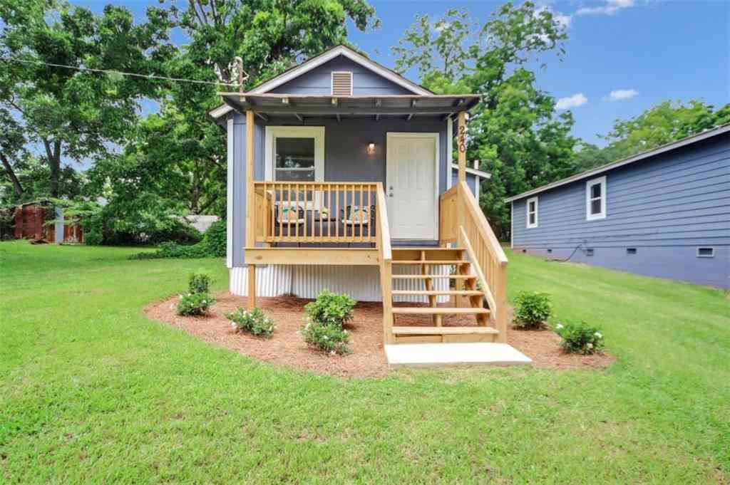 Homes For Sale - 240 Jackson Street<br/> Barnesville, GA 30204