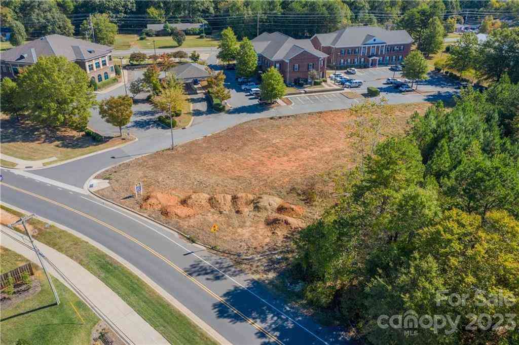 Vacant Land For Sale - 18800 Nantz Road<br/> Cornelius, NC 28031