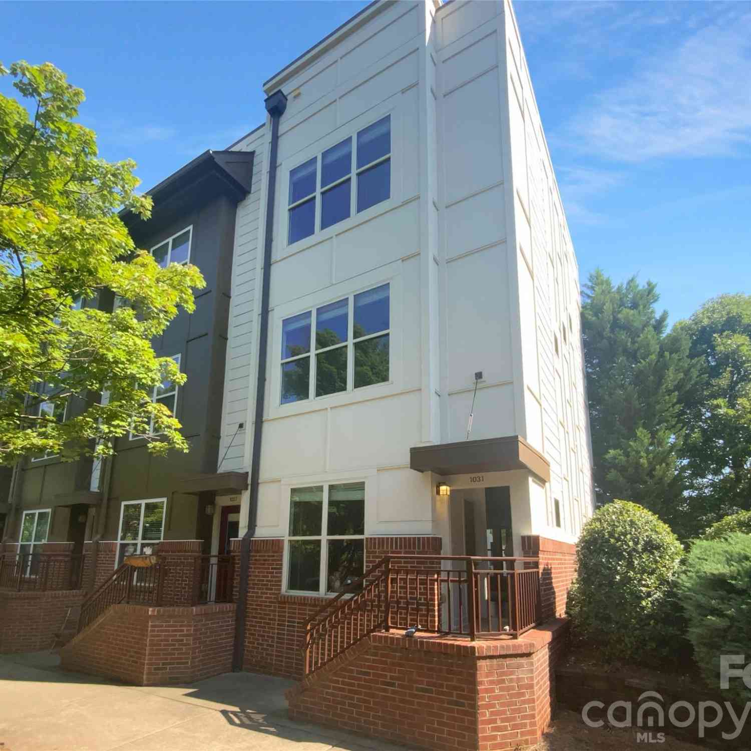 Condo For Sale - 1031 Skyline View Way<br/> Charlotte, NC 28204