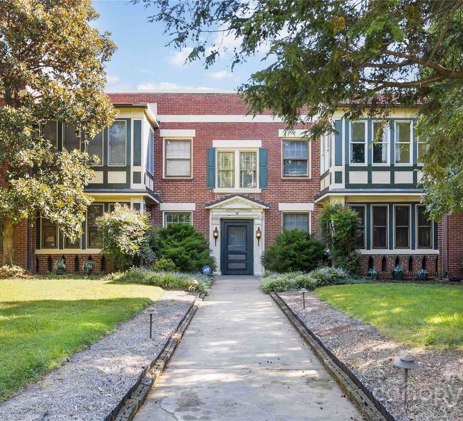 Condo For Sale - 811 E Morehead Street #6<br/> Charlotte, NC 28202