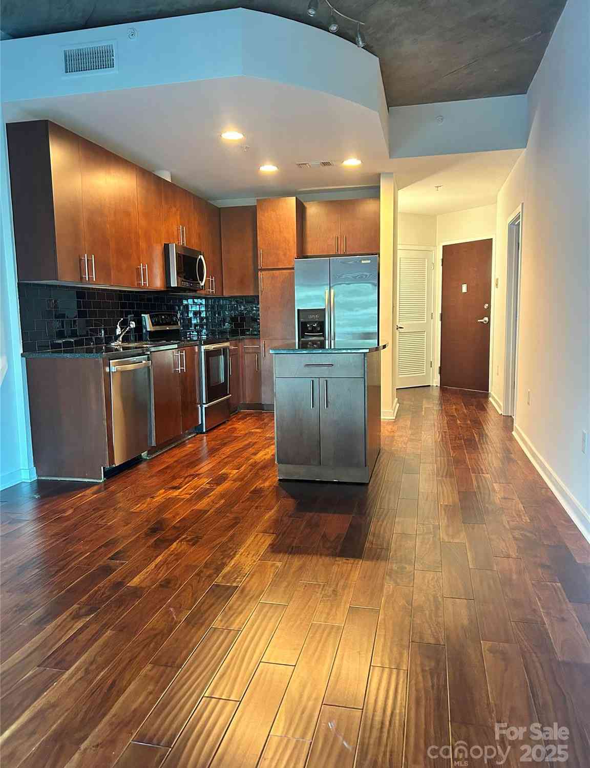 Condo For Sale - 210 N Church Street #1105<br/> Charlotte, NC 28202