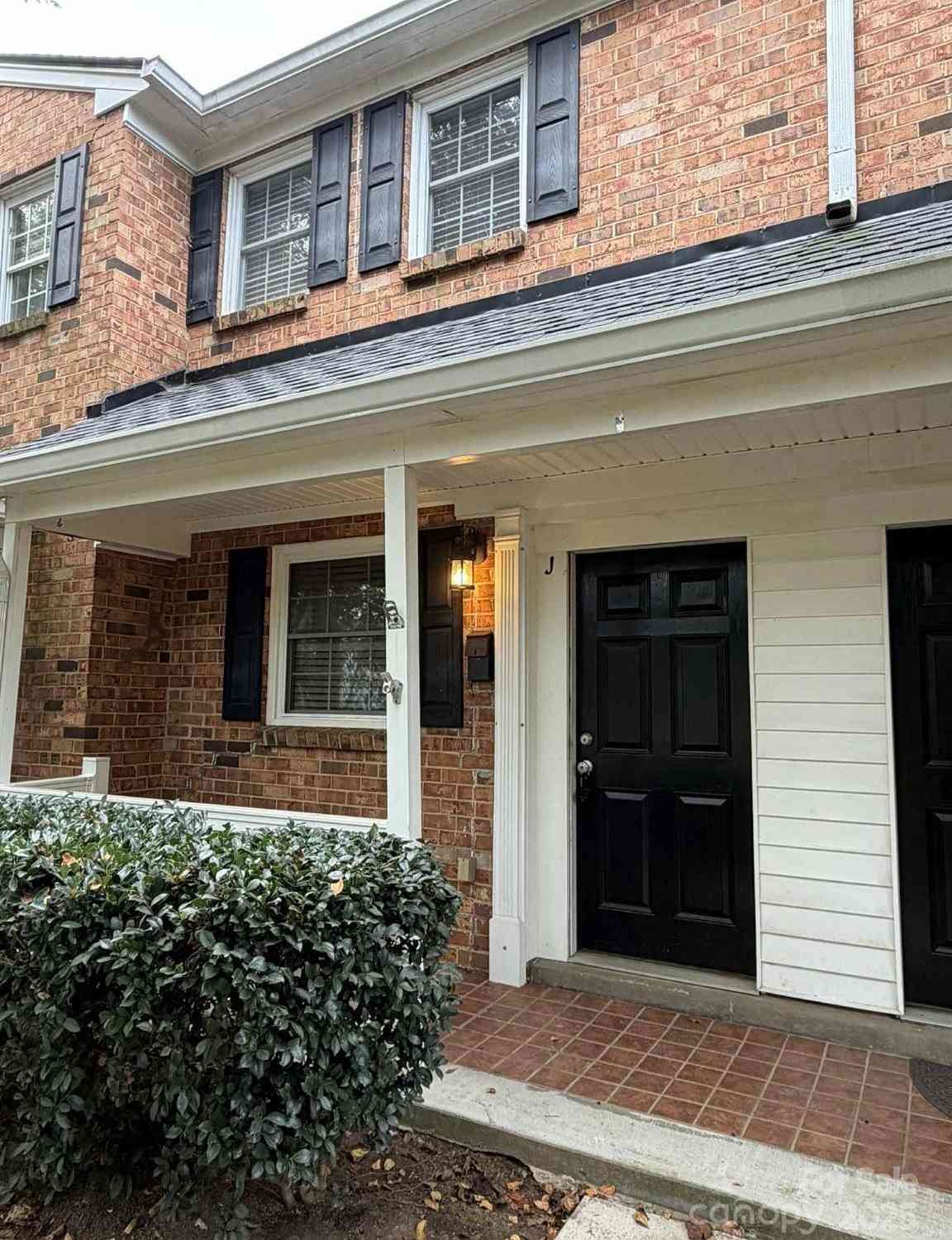 Condo For Sale - 1218 Green Oaks Lane #J<br/> Charlotte, NC 28205