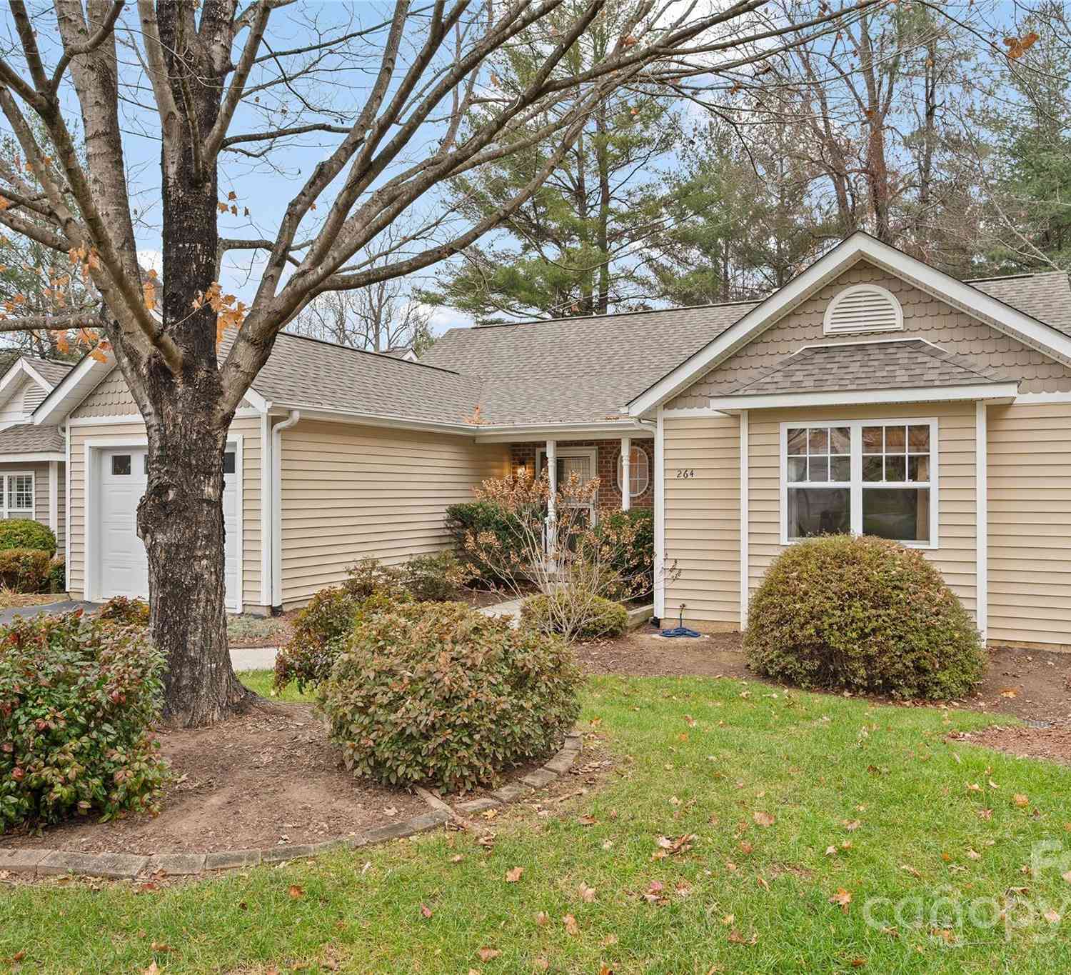 Townhouse For Sale - 264 Charlestown Drive<br/> Hendersonville, NC 28792