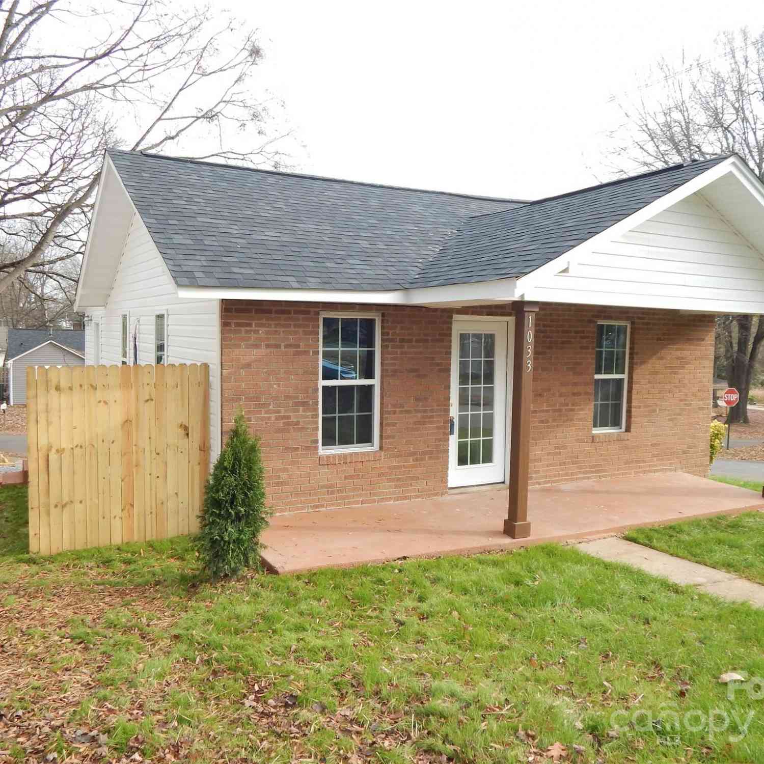 Homes For Sale - 1033 4th Street<br/> Statesville, NC 28677