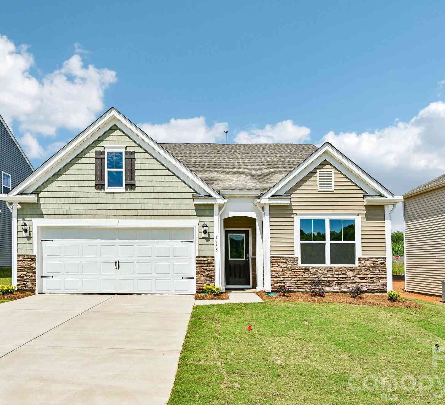 Homes For Sale - 3928 Ashton Drive<br/> Conover, NC 28613