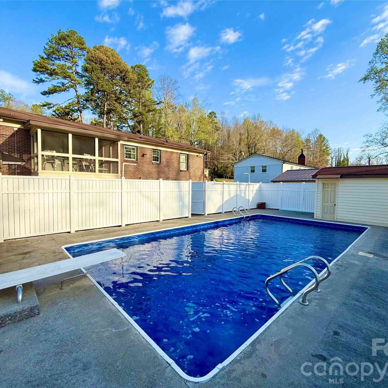 Condo For Sale - 902 Meadowood Drive<br/> Lenoir, NC 28645