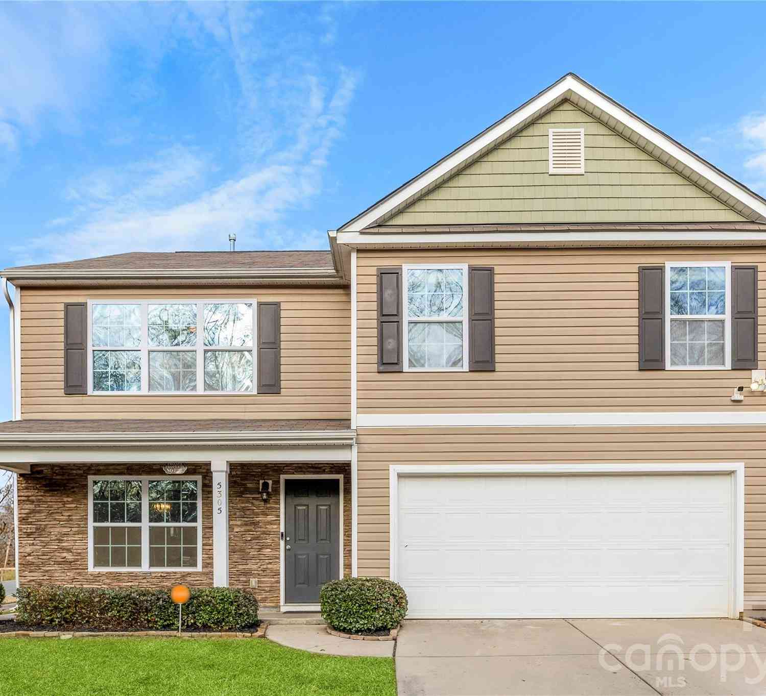 Condo For Sale - 5305 Park Brook Drive<br/> Charlotte, NC 28269