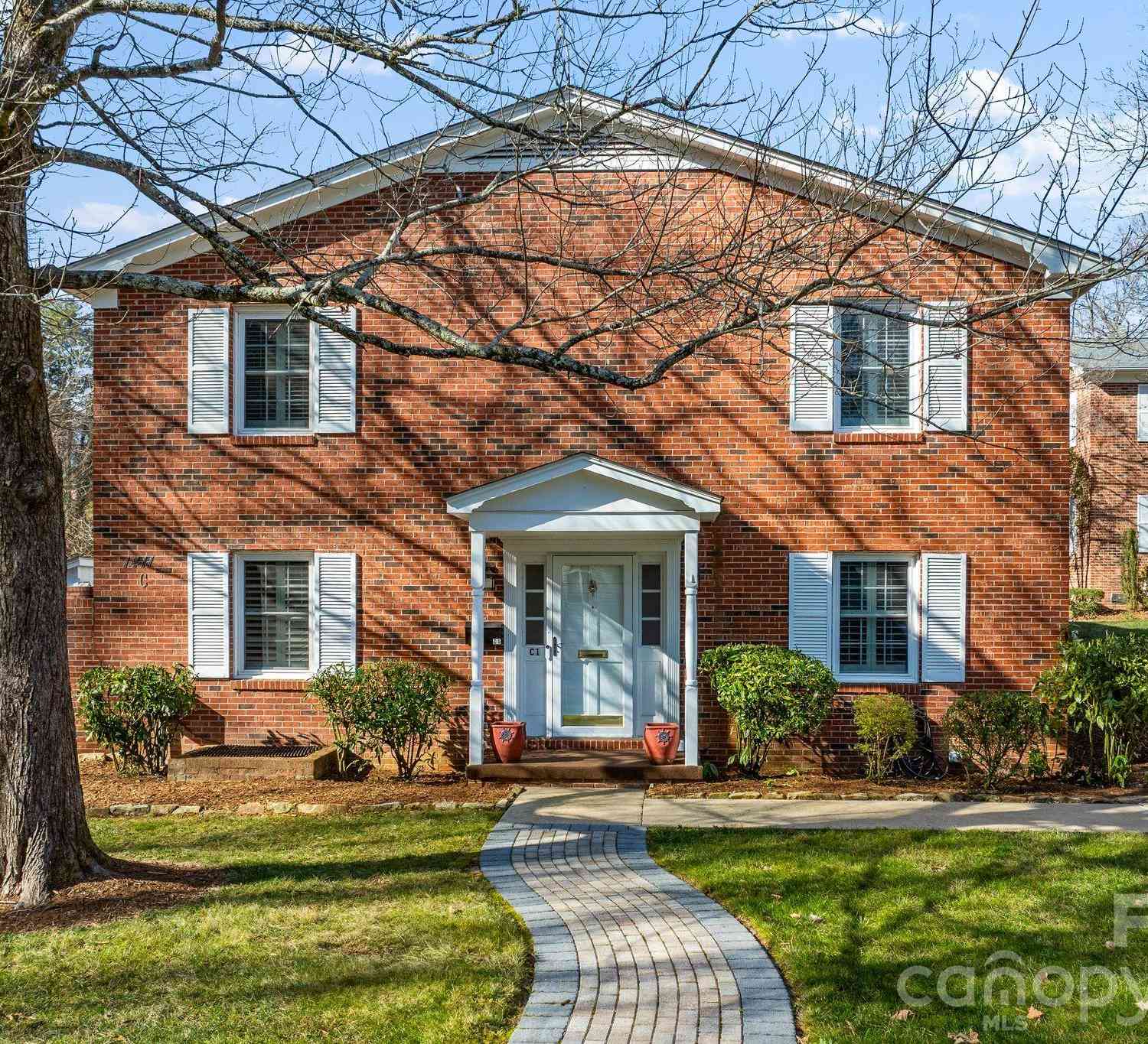 Townhouse For Sale - 1411 Kensington Road<br/> Hendersonville, NC 28791