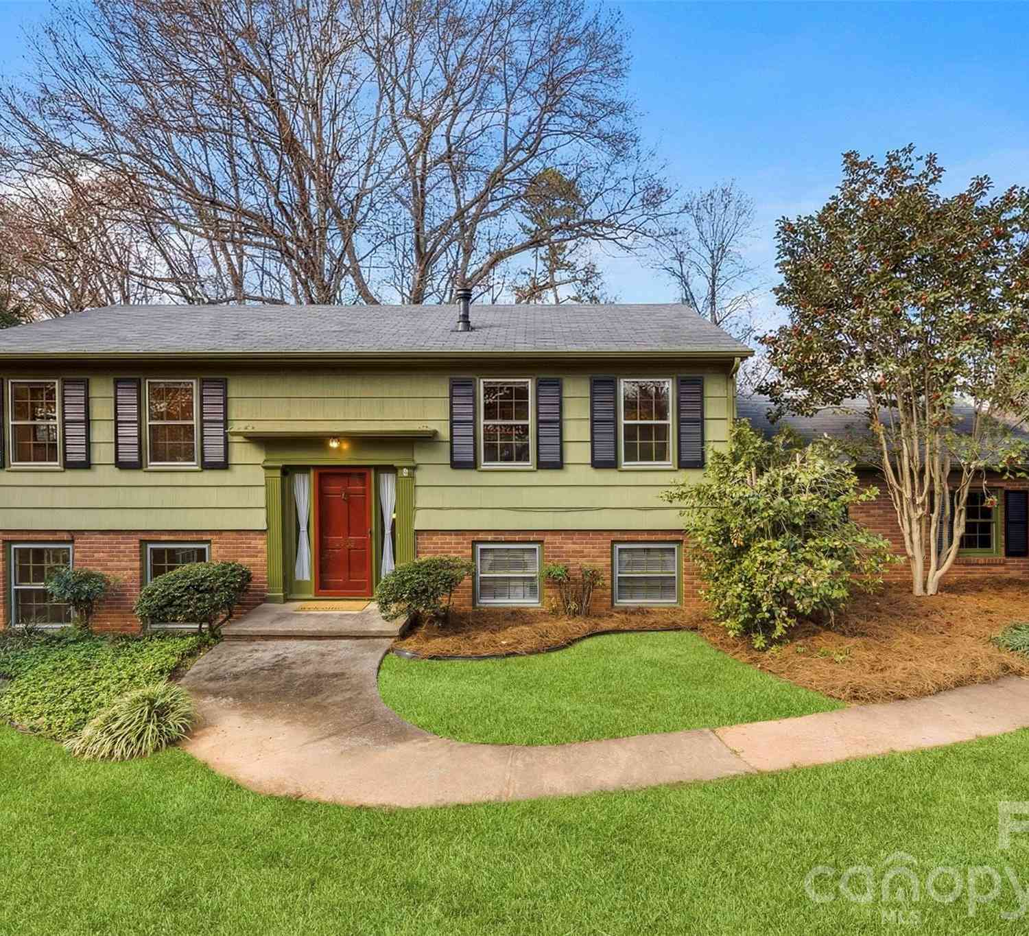 Homes For Sale - 2968 Club Drive<br/> Gastonia, NC 28054