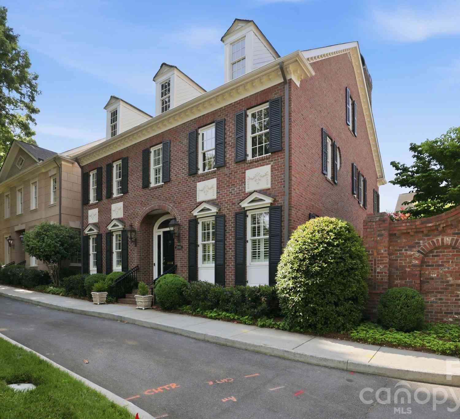 Condo For Sale - 2044 Queens Road<br/> Charlotte, NC 28207