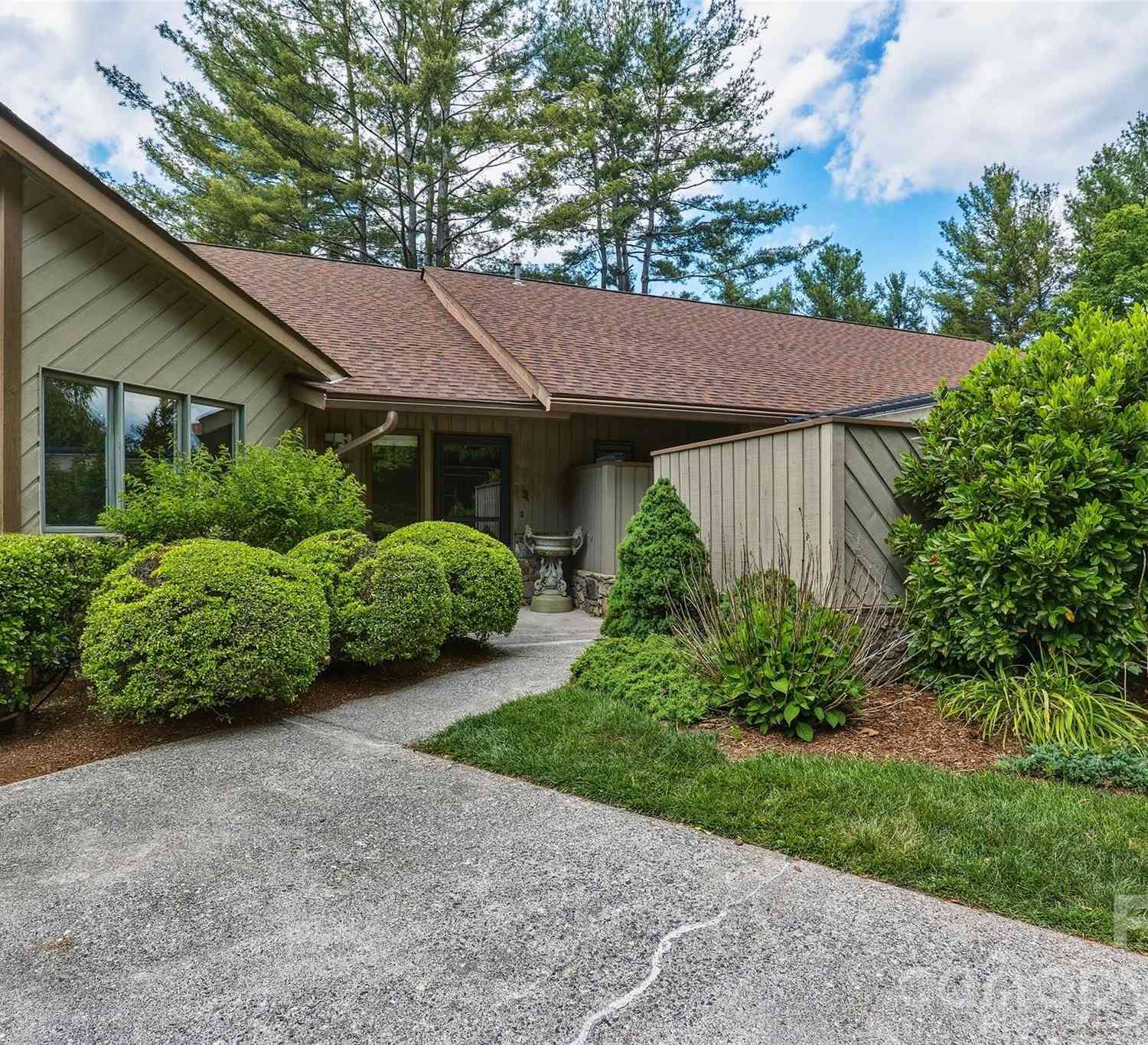 Condo For Sale - 201 Timber Drive<br/> Asheville, NC 28804