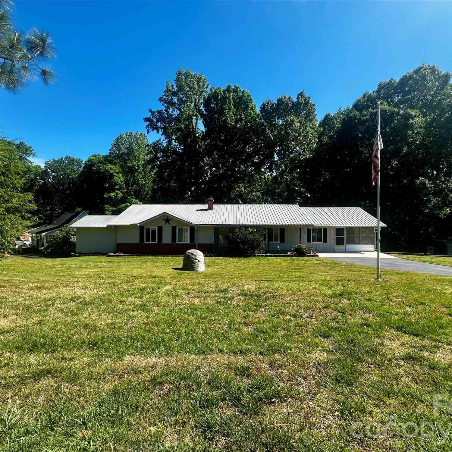 Homes For Sale - 263 Spring Shore Road<br/> Statesville, NC 28677