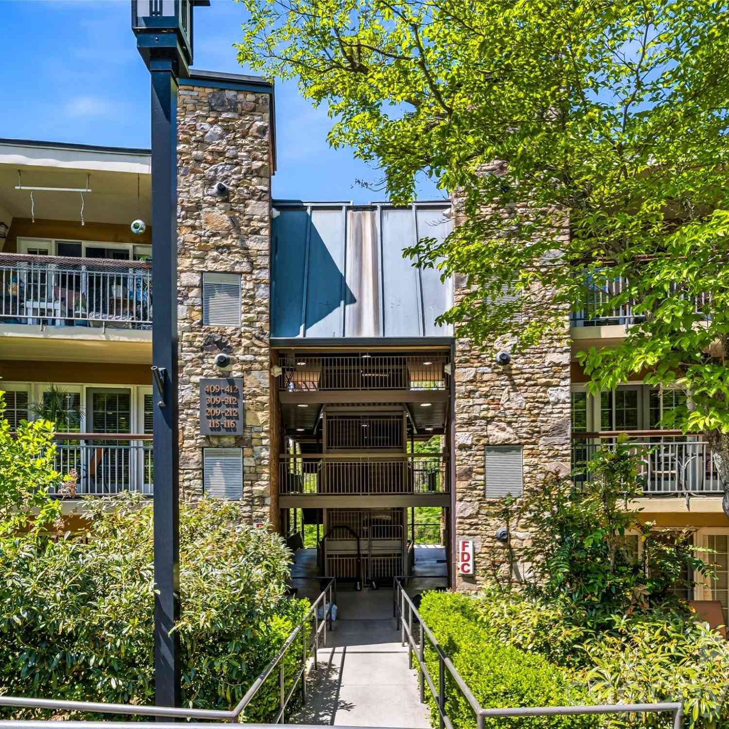 Condo For Sale - 210 Bowling Park Road<br/> Asheville, NC 28803