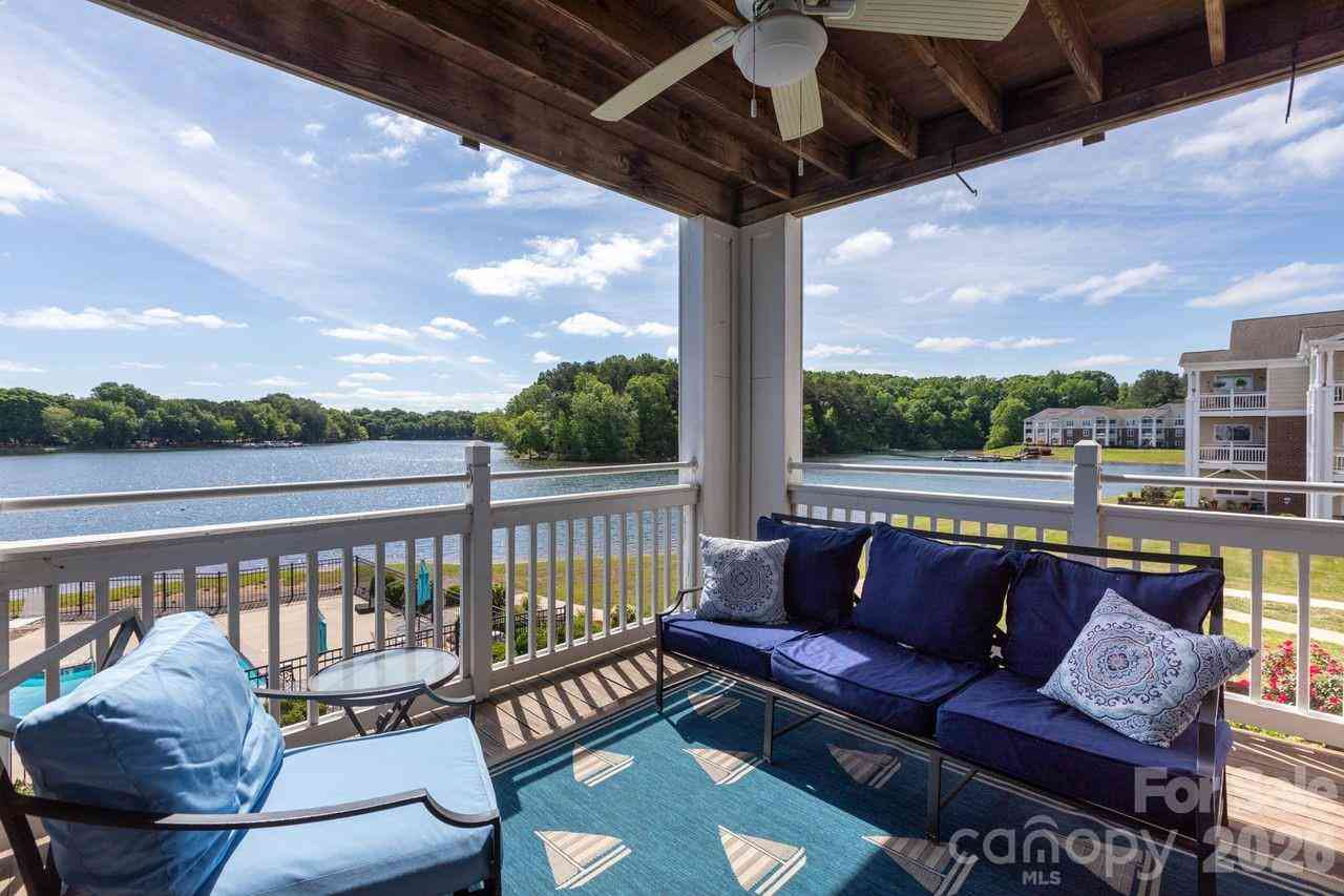 Condo For Sale - 930 Jetton Street #29<br/> Davidson, NC 28036