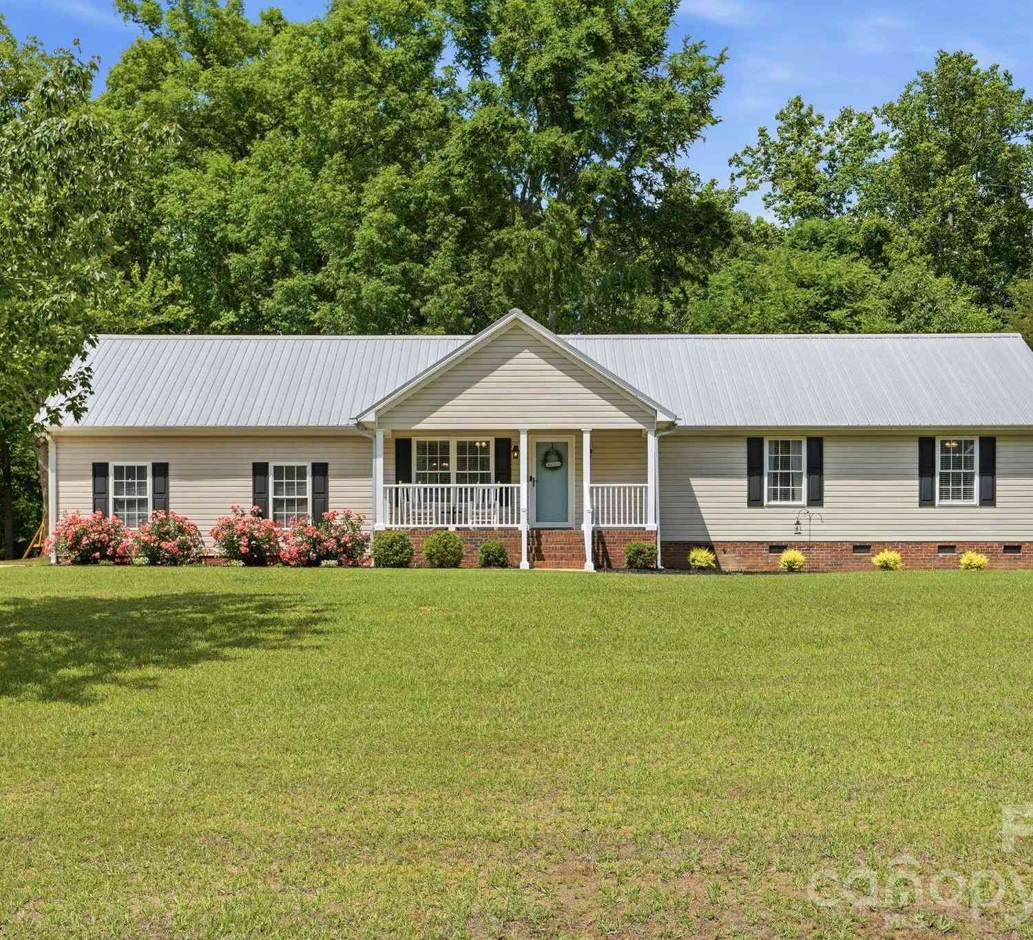 Homes For Sale - 142 Sam Bailes Boulevard<br/> Smyrna, SC 29743