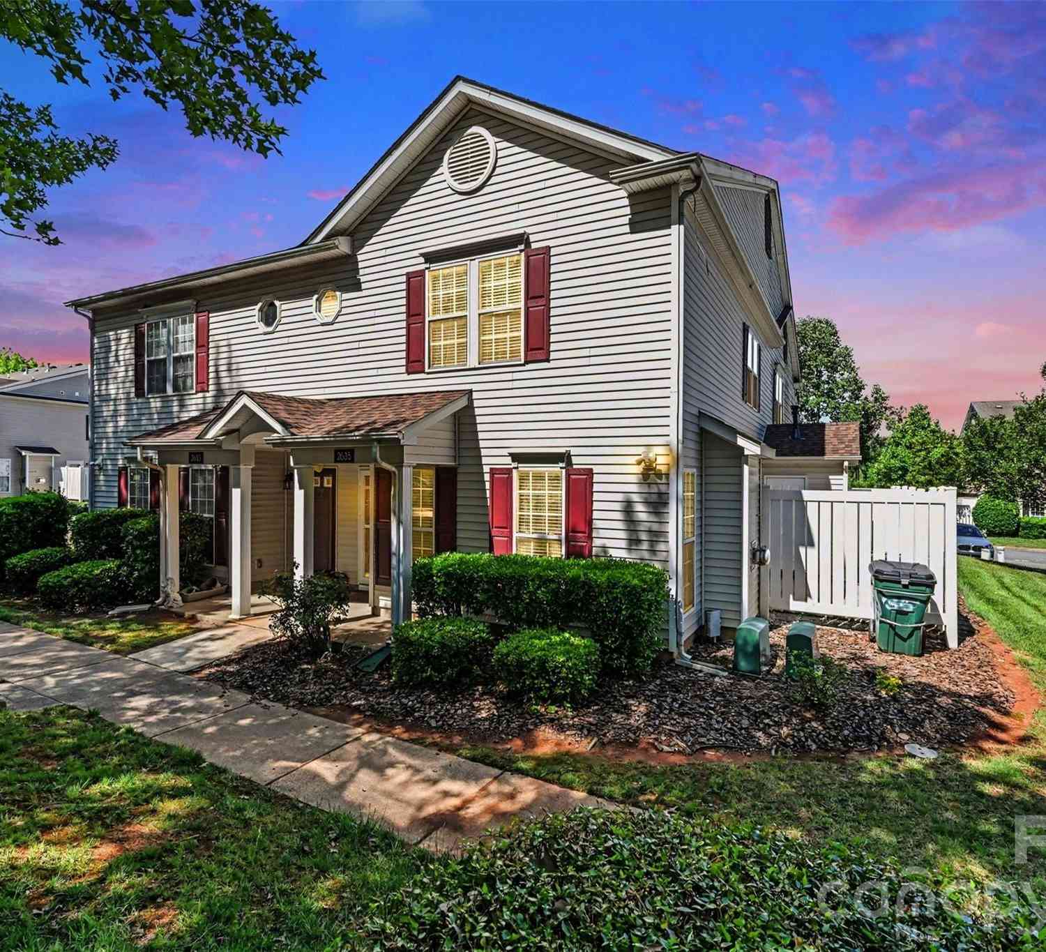 Condo For Sale - 2635 Meadow Knoll Drive<br/> Charlotte, NC 28269